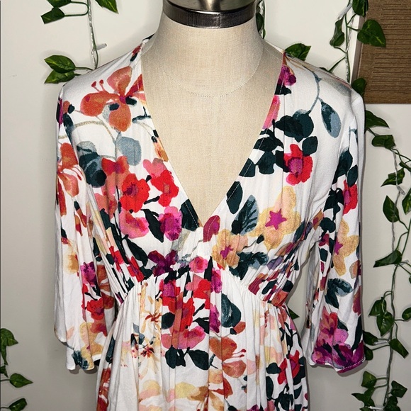 LOVESTITCH 3/4 Flare Sleeve VNeck Boho Floral Swing ALine Beach Mini Dress - Picture 3 of 7